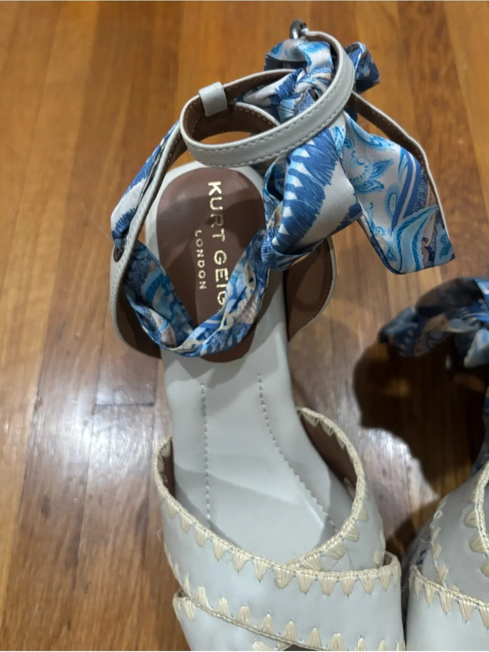 EUC Kurt Geiger London Chelsea Scarf Platform Sandals(blue/bone) Size 41/10